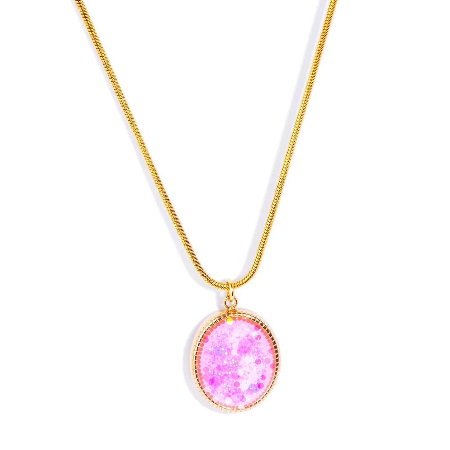 18K Gold Oval Pendant 🌙