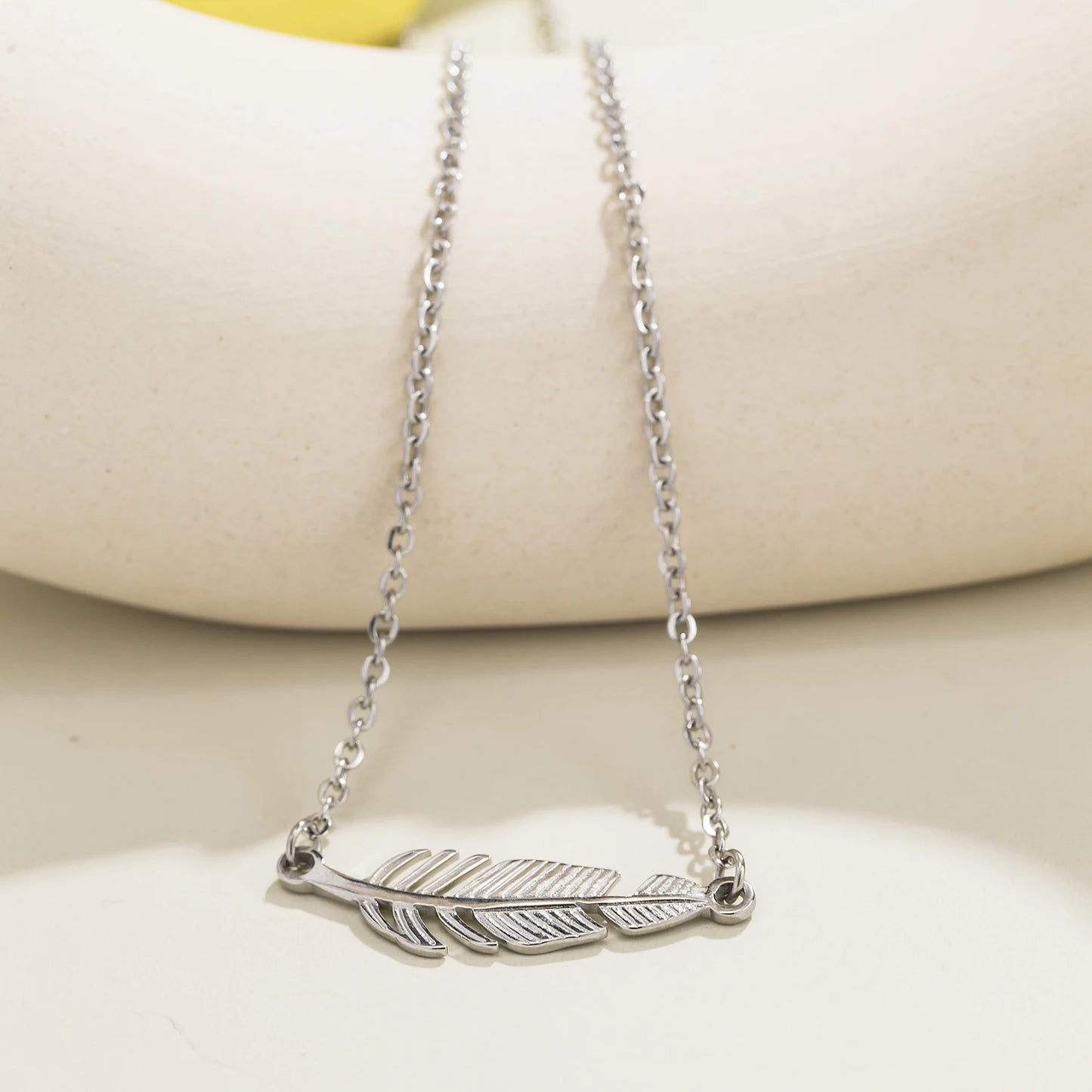 Long Leaf Necklace š