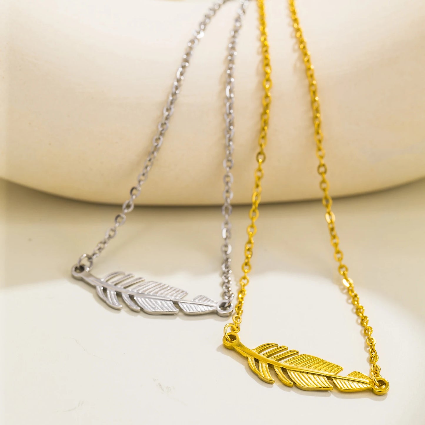 Long Leaf Necklace š