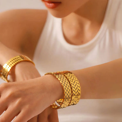 Luxury Mirror Cuff Bracelet