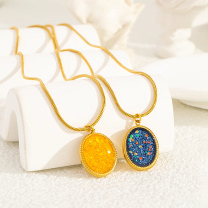 18K Gold Oval Pendant 🌙